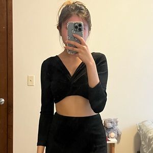 Black Long Sleeve Crop top